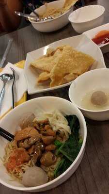 Bakmi Gm Livingworld