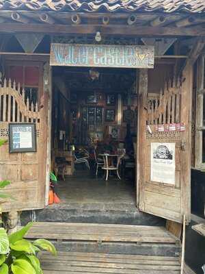 Water Castle Cafe