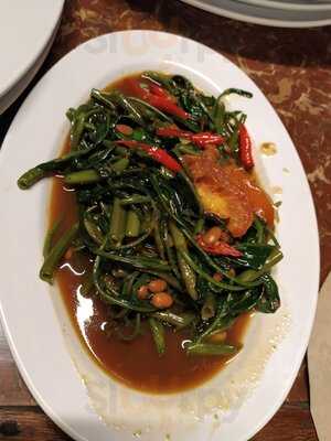 Taman Santap Rumah Kayu