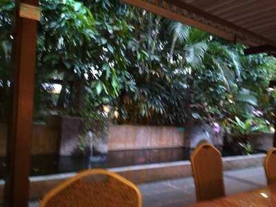 Taman Santap Rumah Kayu