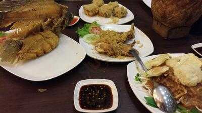 Rumah Makan Lembur Kuring