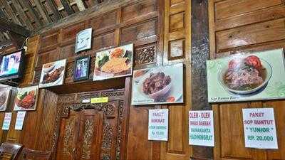 Warung Sop Buntut Ibu Samino Senayan