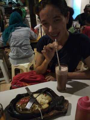 Warung Steak 'n Shake - Ciputat