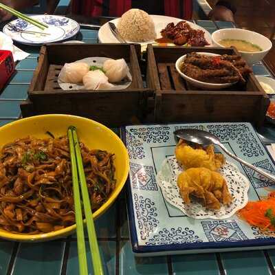 Fook Yew Shanghai Bistro & Bubble Tea Lab