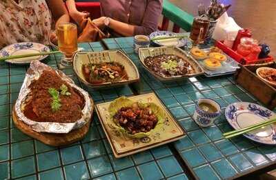 Fook Yew Shanghai Bistro & Bubble Tea Lab