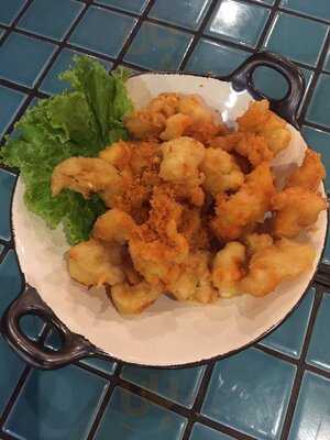 Fook Yew Shanghai Bistro & Bubble Tea Lab