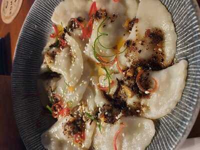 Romeos Bar & Grillery