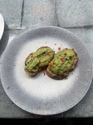 Romeos Bar & Grillery