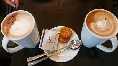 Bemo Corner Coffee Shop