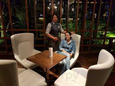 Le Rendezvous Lounge And Bar