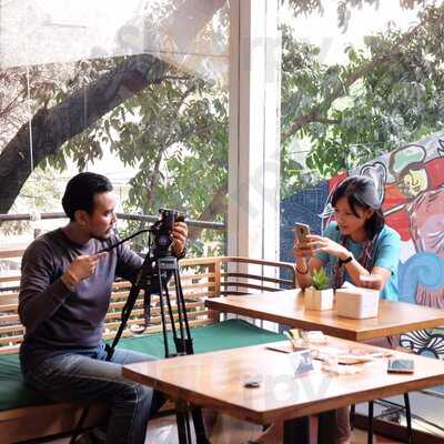 Bakwan & Coffee Tee Box