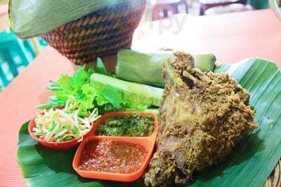 Rendy Bebek Goreng Nasi Liwet