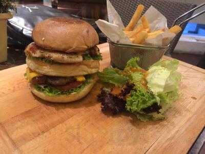 Cheesecake Factory - Cikini