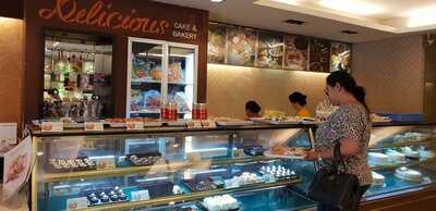 Delicious Cake & Bakery