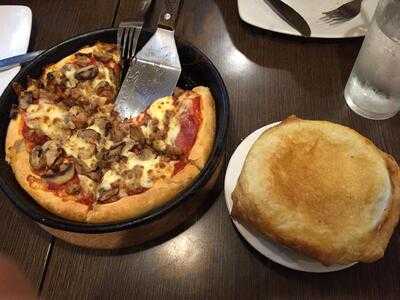 Pizza Hut - Cempaka Putih