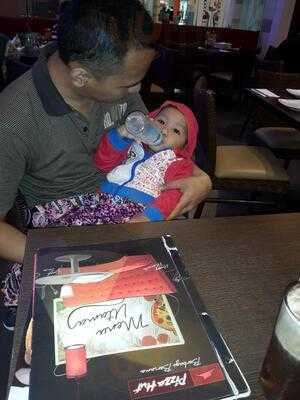 Pizza Hut - Mall Of Indonesia