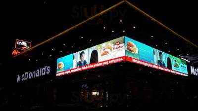 Pizza Hut - Giant Ciledug