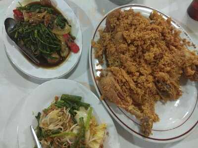 Rm Ayam Goreng Suharti