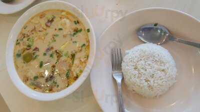 Sop Kaki Kambing Dudung Roxy