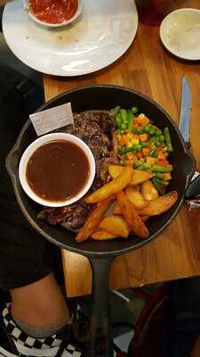 Steak Hotel By Holycow! Tkp Radio Dalam