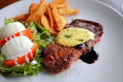 Teenine Restaurant & Lounge - Indosurya Plaza