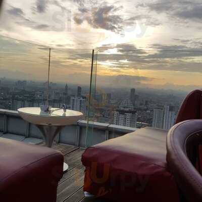 Cloud Lounge & Dining