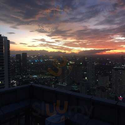 Cloud Lounge & Dining