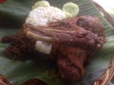 Bebek Ireng Suroboyo Cak Baz