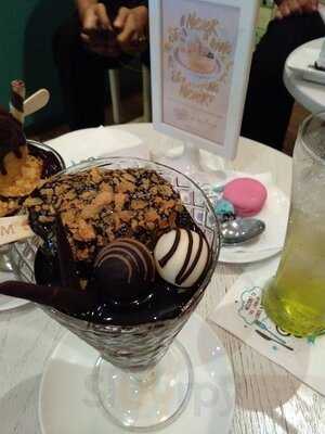 Colette & Lola - Senopati