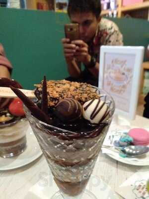 Colette & Lola - Senopati