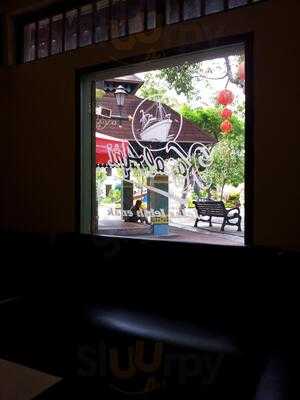 Starbucks - Dunia Fantasi