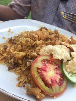 The Green Club & Resto