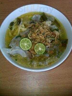 Mie Kocok Kaki Sapi Pak Ade