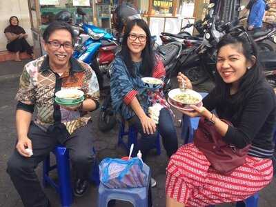 Mie Kocok Kaki Sapi Pak Ade