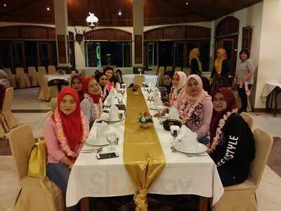 Sindang Reret Restaurant Surapati Bandung