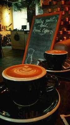 Meeting Point Cafe & Resto