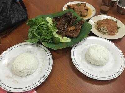 Ayam Bakar Taliwang Setrasari