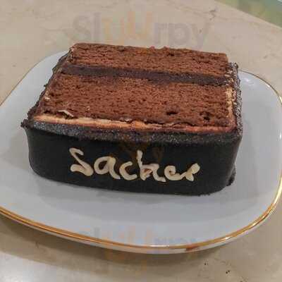 Delfino Cake & Chocolate