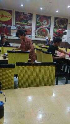 Rm Ayam Penyet Pak Tjomot