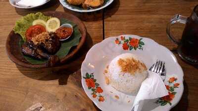 Kopi Legit Cafe & Resto