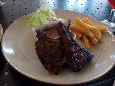 Giggel Box Cafe & Resto