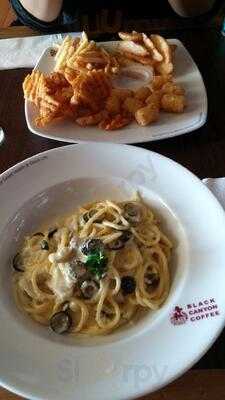 Black Canyon Coffee - La Piazza