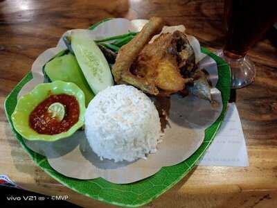 Nasi Tempong Indra