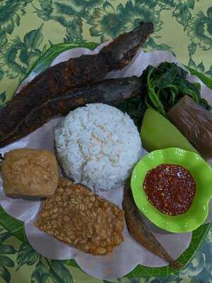 Nasi Tempong Indra