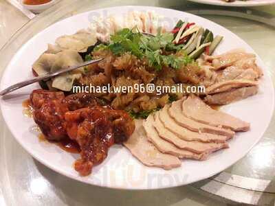 New Kowloon Chinese Restaurant - Artha Gading
