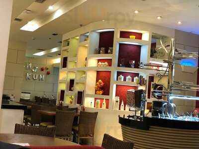 Pizza Hut - Mall Ambassador