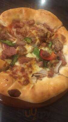 Pizza Hut - Mall Ambassador