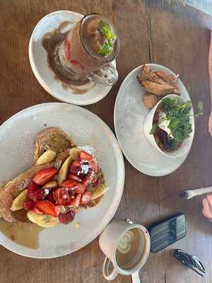 Crate Cafe Gallery Store