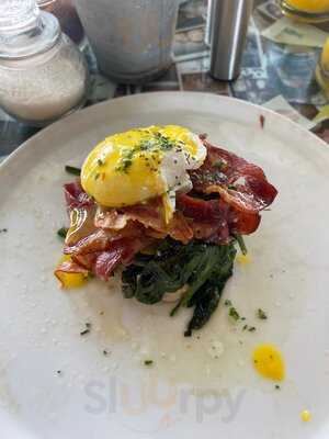 Crate Cafe Gallery Store