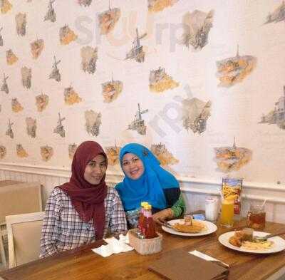 Mary Anne's Ice Cream & Resto